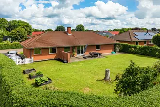 Villa på Vesterdams Alle 2, Lind, 7400 Herning