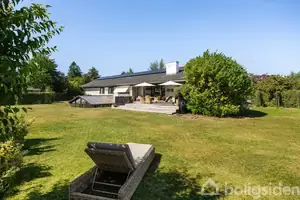 Villa på Munkerup Strandvej 37, 3120 Dronningmølle