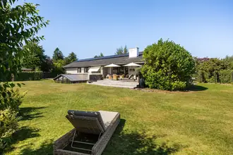 Villa på Munkerup Strandvej 37, 3120 Dronningmølle