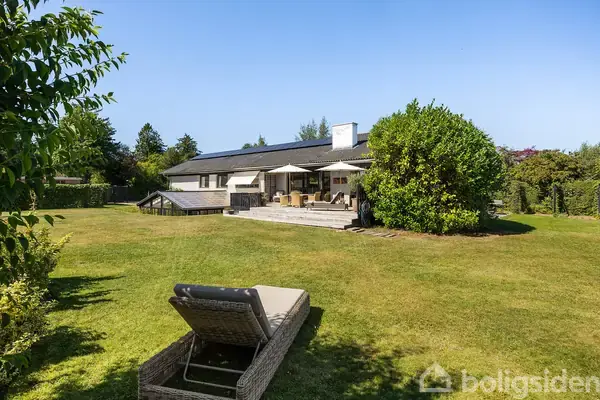 Villa på Munkerup Strandvej 37, 3120 Dronningmølle