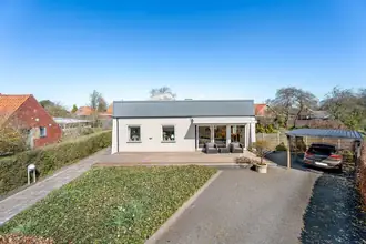 Villa på Løvsangervej 17, 4900