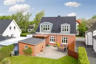 Villa på Aakjærvej 35, Falling, 8300 Odder