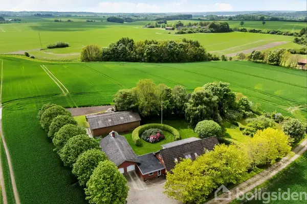 Landejendom på Stouby Kirkevej 29, 7140 Stouby