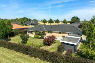 Villa på Bragesvej 55, 4873 Væggerløse