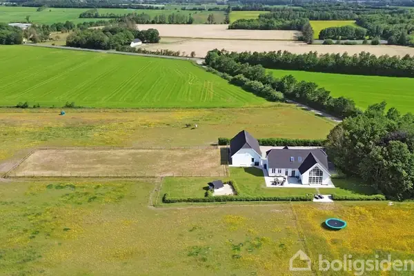 Landejendom på Ildenbankevej 17, 6760 Ribe