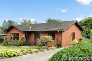 Villa på Hesselballevej 4, 7171 Uldum