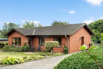 Villa på Hesselballevej 4, 7171 Uldum