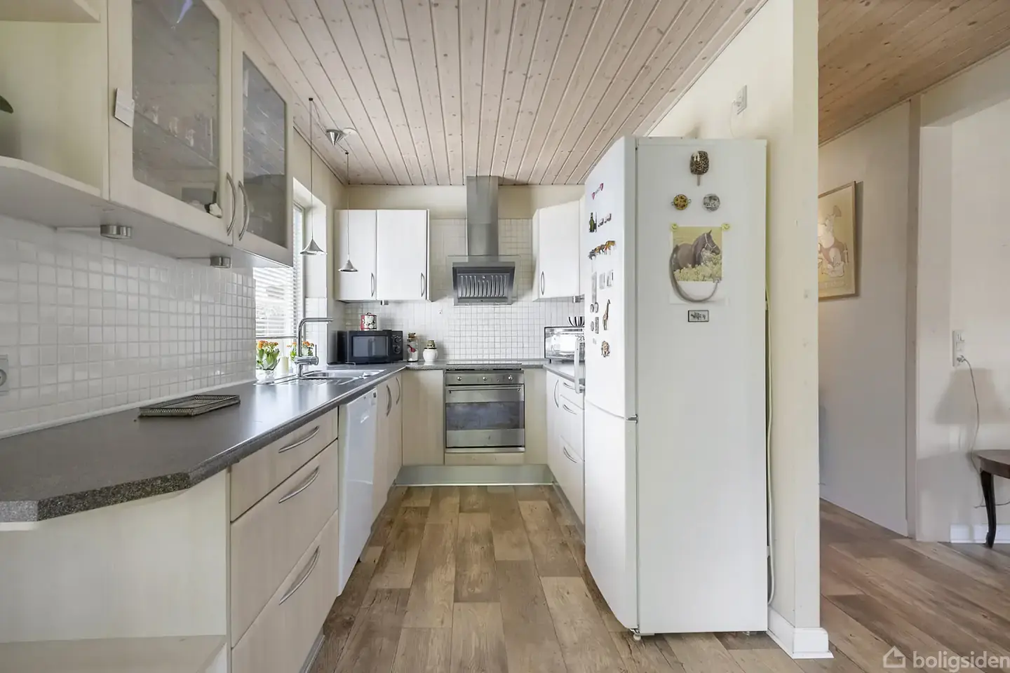 Indbydende enderækkehus på stor grund med mulighed for at sætte sit eget præg