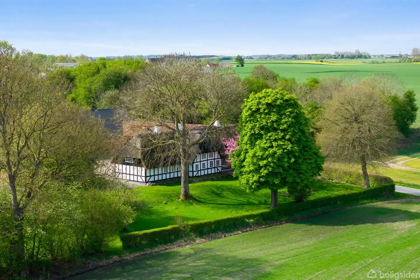 Landejendom på Nederholmsvej 19, 8723 Løsning