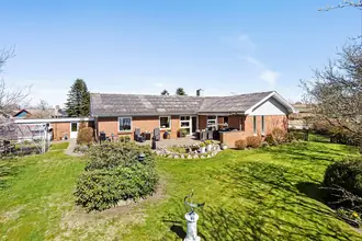 Villa på Hasselvej 10, Gærum, 9900 Frederikshavn