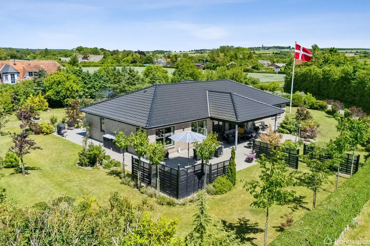 Gedigen villa i smukke omgivelser i Strammelse