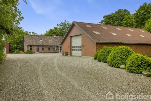 Landejendom på Kvievej 68, 6823 Ansager