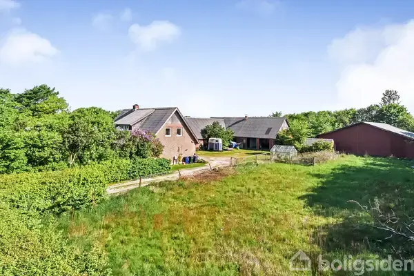 Landejendom på Lifstrup Hovedvej 37, 6715 Esbjerg N