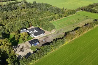 Landejendom på Rottarpvej 61, 6855 Outrup