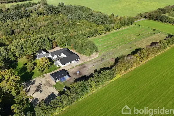 Landejendom på Rottarpvej 61, 6855 Outrup