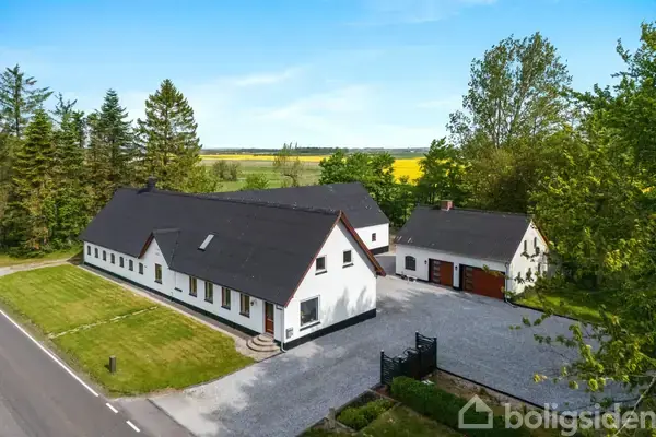 Landejendom på Voergårdsvej 27, 9330 Dronninglund
