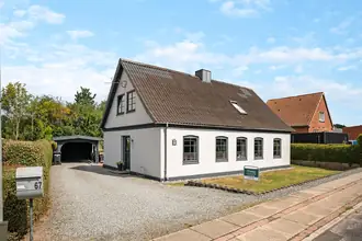 Villa på Augustenborg Landevej 67, Ulkebøl, 6400 Sønderborg