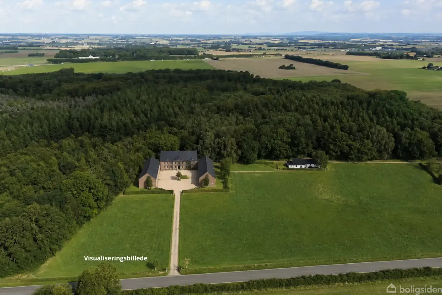 Landejendom på Skovhusevej 38, 8723 Løsning