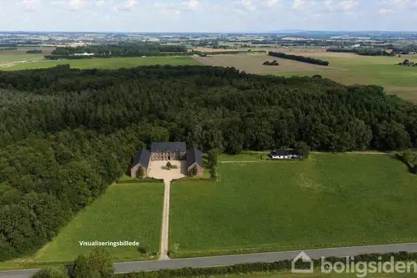 Landejendom på Skovhusevej 38, 8723 Løsning