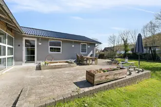 Villa på Grønnevænget 13, 8765 Klovborg