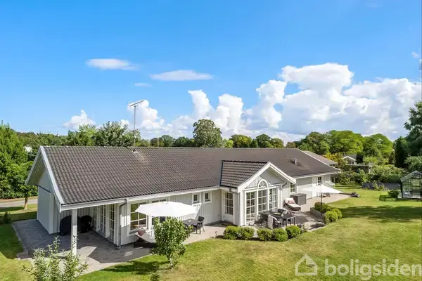 Villa på Slåenvangen 3, 3120 Dronningmølle