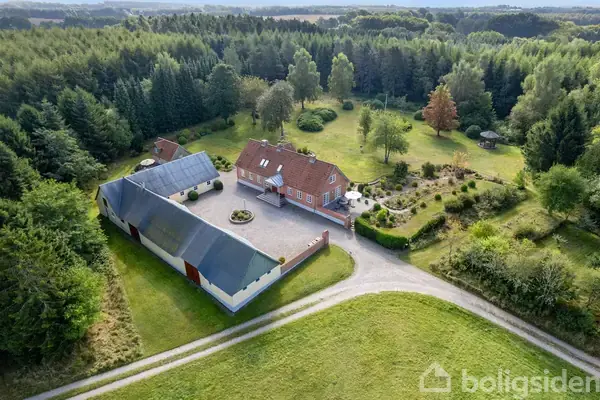 Landejendom på Grønholtvej 4, 8550 Ryomgård