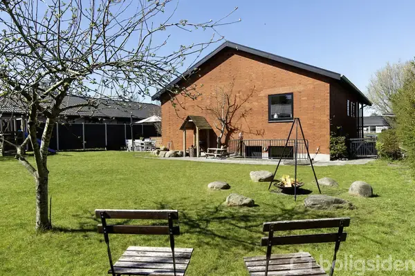 Villa på Nattergalevej 8, 8410 Rønde