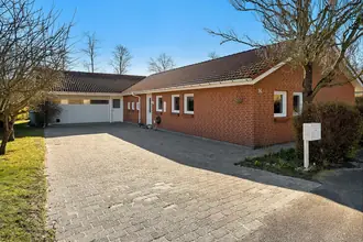 Villa på Lærkebakken 14, 8831 Løgstrup