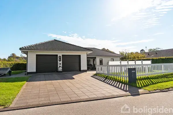 Villa på Buhlsvej 9, 6052 Viuf