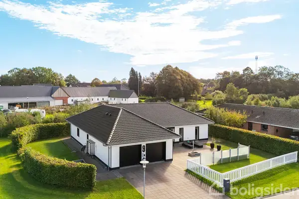 Villa på Buhlsvej 9, 6052 Viuf