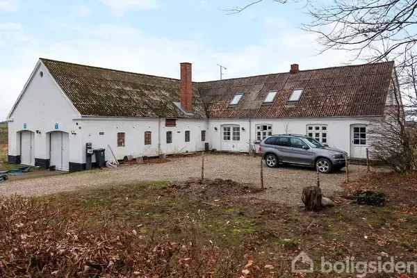 Landejendom på Hærvejen 121, 7300 Jelling