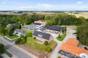 Landejendom på Vittenvej 56, 8382 Hinnerup