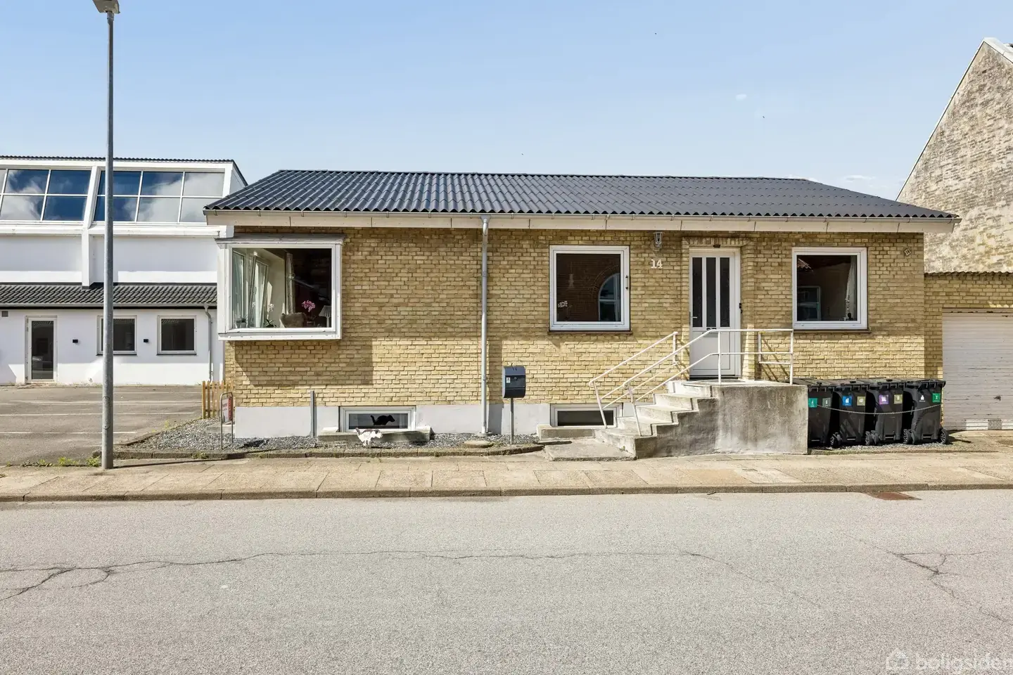 Central villa med kort afstand til Limfjordens hyggelige havnemiljø!