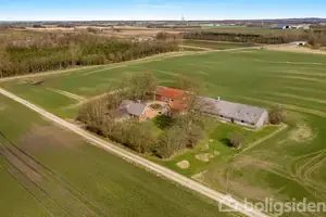 Landejendom på Skarbyvej 6, 7560 Hjerm