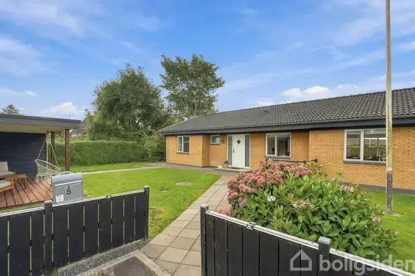 Villa på Landsbyvænget 5, 6715 Esbjerg N
