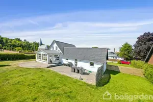 Villa på Strandvejen 150, 9370 Hals