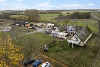 Landejendom på Assenbjergvej 8, Bråde, 4560 Vig