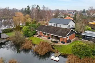 Villa på Kirsebærbakken 13, 2830 Virum