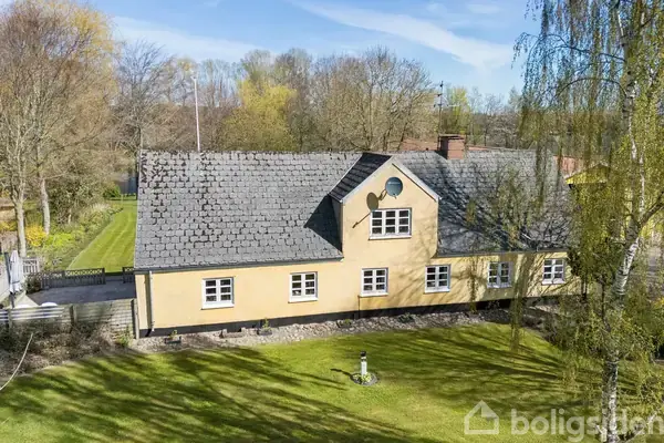 Landejendom på Tostrupvej 10, 9560 Hadsund