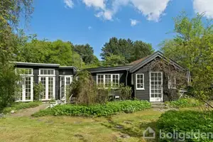 Fritidsbolig på Hf. Skovly-Hasselvej 8, 2950 Vedbæk