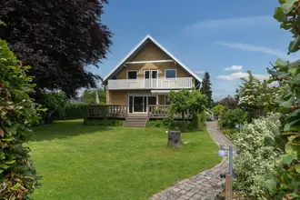 Villa på Tværvej 1, 3520 Farum