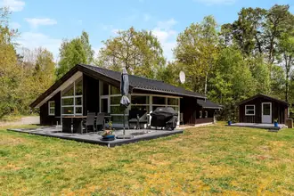 Fritidshus på Krogegårdsvejen 6, Poulsker, 3730 Nexø