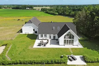 Landejendom på Ildenbankevej 17, Høm, 6760 Ribe