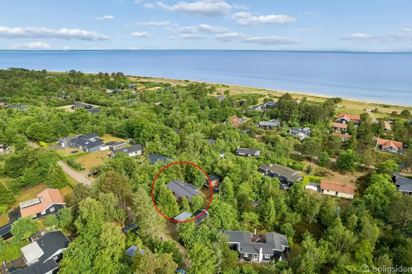 Hyggeligt sommerhus nær stranden i Fjellerup