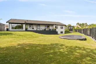Villa på Møllevangen 26, 8382 Hinnerup
