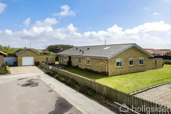 Villa på Syrenvej 4, 9480 Løkken