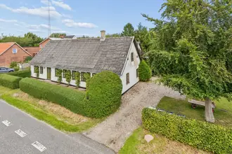Villa på Byvejen 9, Langå, 5874 Hesselager