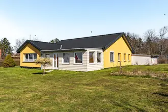 Villa på Rønnevej 14, Aakirkeby, 3720 Aakirkeby