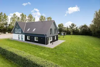 Villa på Tvoruphøjevej 6, Lyngby, 9520 Skørping