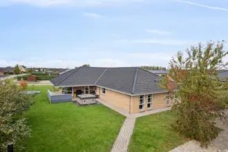 Villa på Guldnældevænget 84, Nordbyen, 4800 Nykøbing F